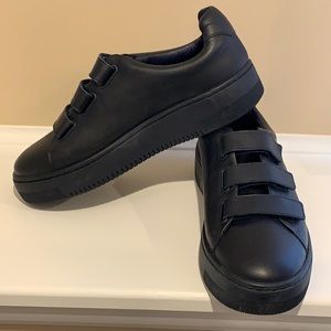 AUTHENTIC SANDRO LEATHER SNEAKERS!!!